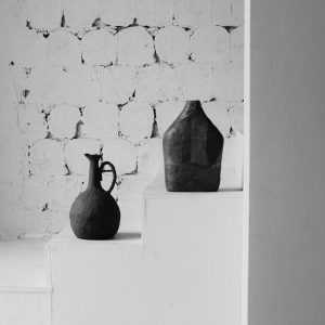 Deux vases noir